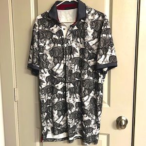 Greyson golf polo. Wolf print in grey/white w/ plum collar. No tears or stains.